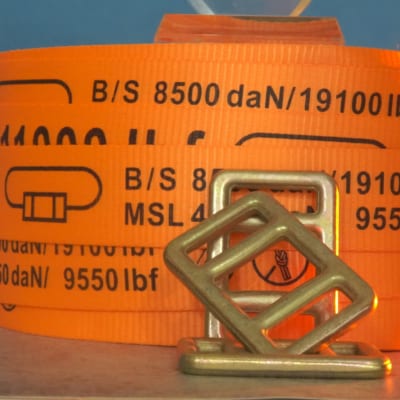 Dây đai vải Polyester 40mm, tải trọng 5 tấn cuộn 100m có in chữ